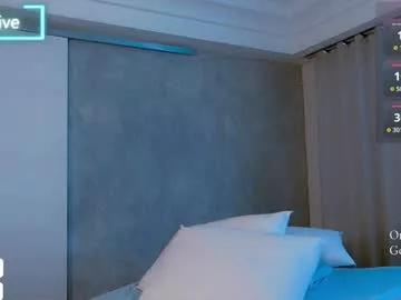 Naked Room lady_yas 