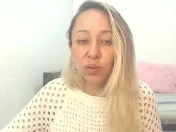 leah_susman — spit tits [194 tokens left] #milf #mature #squirt #new #natural