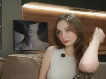 Freechat linalure on Chaturbate