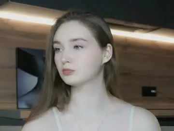 Freechat linalure on Chaturbate