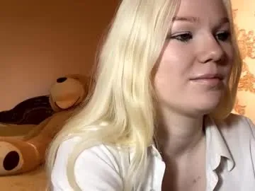 lindabreines — GOAl Stand up and show my outfit I'm Luna, 18, Italy! Hi! Welcome to my room :D #18 #new #teen #young #shy [16 tokens remaining]