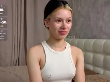 lizbethcoll — Goal: tease with underboobs :)  :3 #new #skinny #shy #blonde #lovense [0 tokens remaining]