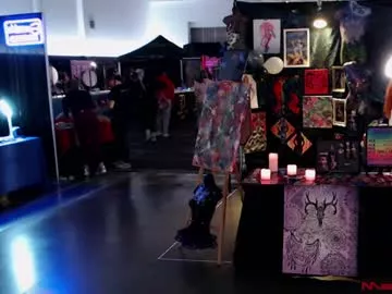 Freechat maevemads on Chaturbate