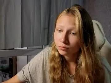 Naked Room meek_cutie 