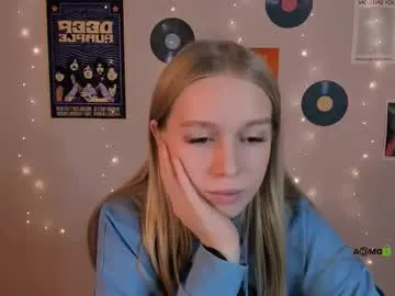 megan_cold — GOAL: my second goal [300 tokens remaining] Welcome to my room! #blonde #18 #skinny #feet #nonude