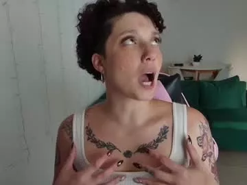 Freechat merida__freckles on Chaturbate