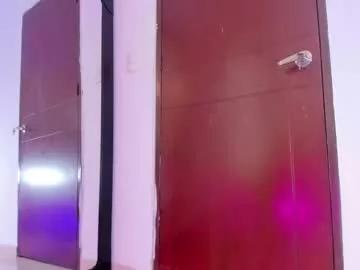 miaqueen021 from Chaturbate