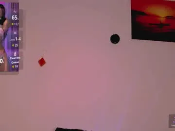 Freechat mikaylaraven on Chaturbate