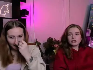 mila_glow — GOAL: handbra 5 sec [280 tokens remaining] Welcome to my room! #feet #nonude #sexy  #lovense #smokers