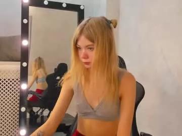minnie_collins from Chaturbate