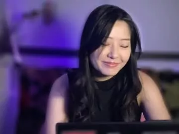 Freechat mirafloat on Chaturbate