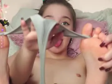 now_you_know — GOAL: I WANT YOU DINA  [0 tokens remaining]  Dina teen girl glad to see you  #18 #lovense #squirt #feet #teen