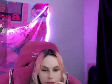 Freechat pineapple_dope on Chaturbate