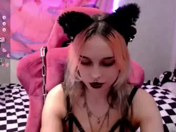 Freechat pineapple_dope on Chaturbate