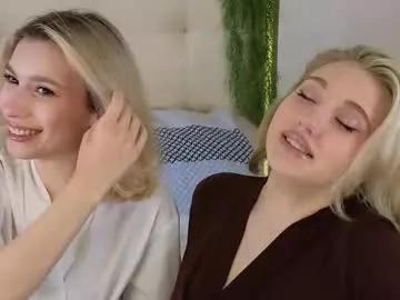 Naked Room pinkadele 