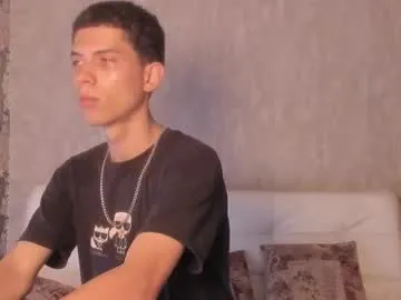 Freechat prettyboyy_13 on Chaturbate