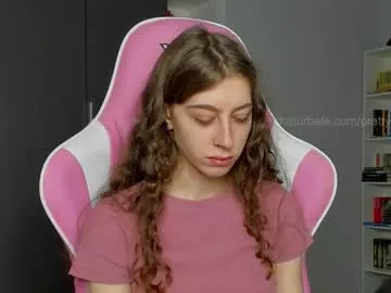 Away prettysomething on Chaturbate