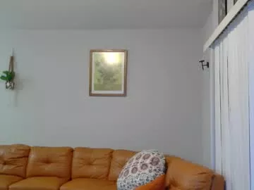 Freechat redinthebed on Chaturbate