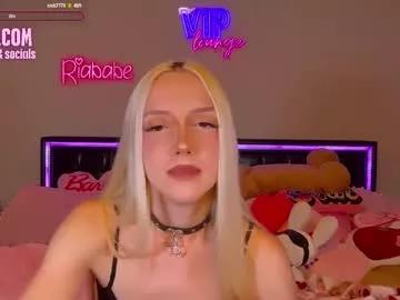 Naked Room riababe 
