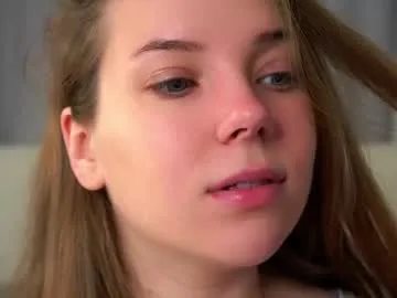 Freechat roxannastoo on Chaturbate