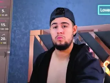 Freechat ryan_evanns on Chaturbate