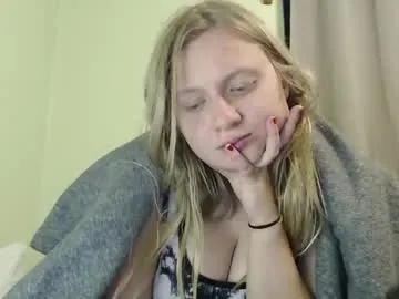 scartit — coat off #feet #blonde #bigboobs #girlnextdoor #nolush [11 tokens remaining]