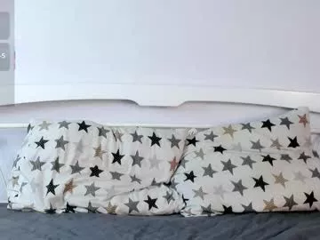 Freechat shelleyborom on Chaturbate