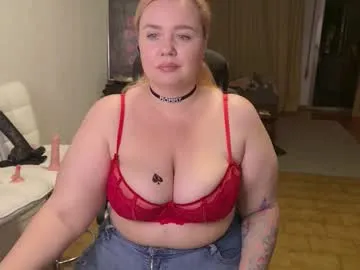 showmebbw — COME GET DIRTY WITH CURVY MOMMY I'm QOS  interracial, small dicks, sissies and cucks are very welcum #bbw #sph #curvy #mommy #milf [25 tokens remaining]