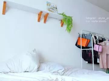 Naked Room skylar_jewels 