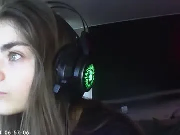 Freechat sophiesuvi on Chaturbate