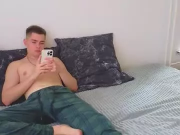 Freechat tenderlovesss on Chaturbate