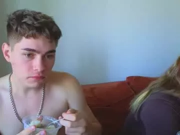 Freechat tenderlovesss on Chaturbate