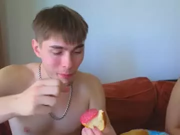 Freechat tenderlovesss on Chaturbate