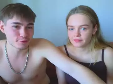 Freechat tenderlovesss on Chaturbate