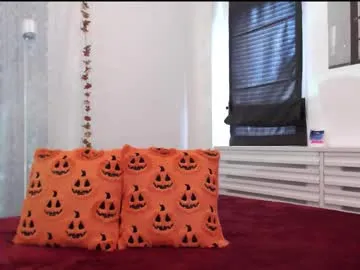 Freechat thaidream25 on Chaturbate