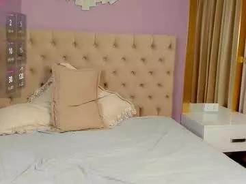 Naked Room the_truewoman_show 