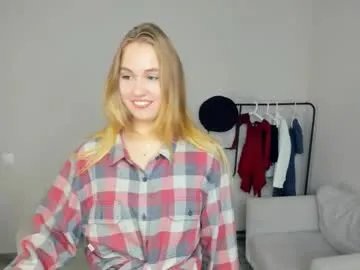 tilliecristello on Chaturbate 