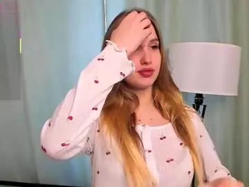 tilliecristello on Chaturbate 