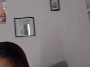 Freechat valerycolins on Chaturbate