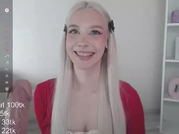 vickyfuckingdoll on Chaturbate