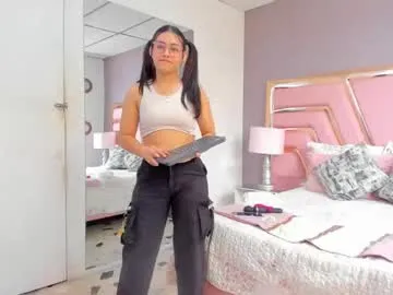 Freechat violetrousse on Chaturbate