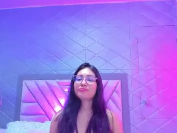 Freechat violetrousse on Chaturbate