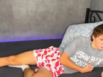 xavier_200 — flash dick  [85 tokens left] #18 #new #hairy #twink #bigcock