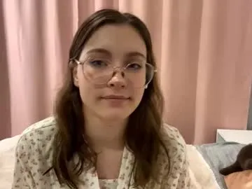 yaniraekberg — GOAL: Play my sweety lips close cam [19 tokens remaining] Welcome to my room! im Marry/Pvt open<3 #new #18 #shy #skinny #bigass