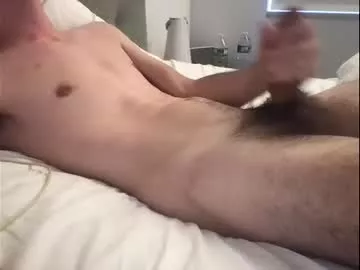 Freechat yunghomealone on Chaturbate