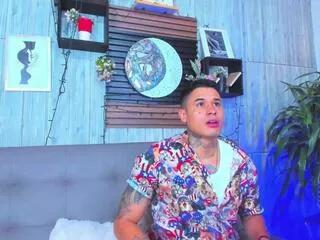 dan_airen from Flirt4Free