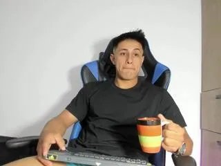 luca_monroe — Freechat on Flirt4Free