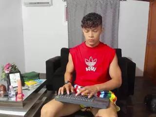 lucas_luxx from Flirt4Free