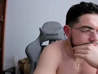 luigi_white from Flirt4Free
