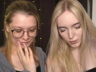 mae_beddingfield_sara_mauri from Flirt4Free